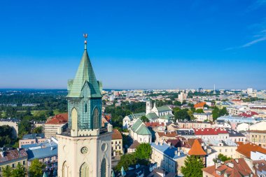 Lublin. Polonya. Eski şehrin havadan görünüşü. Lublin kuş bakışı turistik şehir merkezi. Yukarıdan popüler turizm merkezleri.