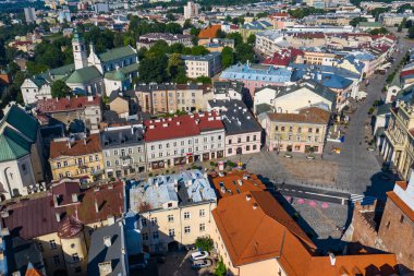 Lublin. Polonya. Eski şehrin havadan görünüşü. Lublin kuş bakışı turistik şehir merkezi. Yukarıdan popüler turizm merkezleri.