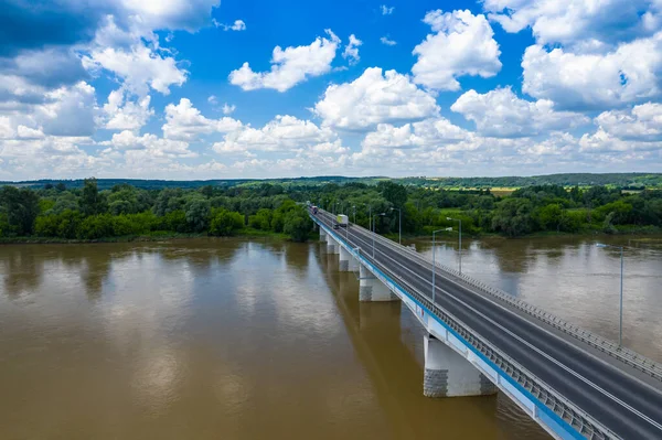 波兰安诺波尔维斯瓦河上的桥 Vistula河 波兰最长的河流的空中景观 — 图库照片
