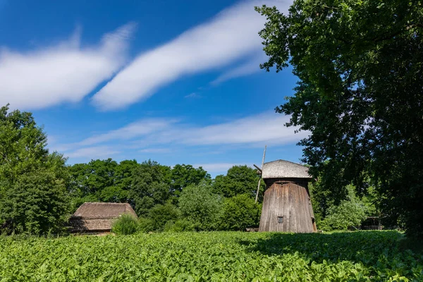 Dřevěný Mlýn Venkově Tradiční Vesnice Polsku Open Air Museum Dřevěná — Stock fotografie