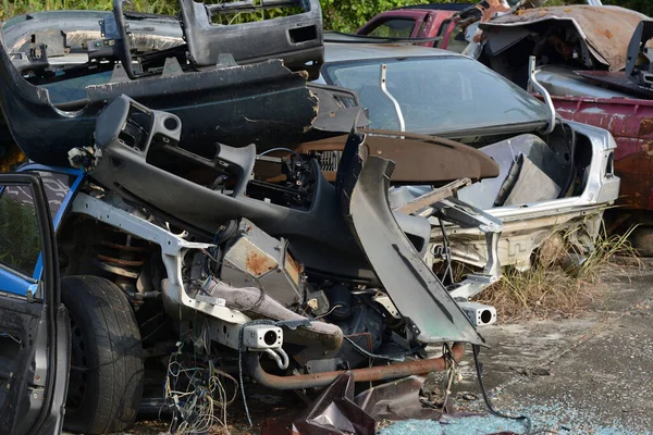 Chiang Mai Tajlandia Września 2020 Brudne Wraki Samochodów Cmentarzu Samochodowym — Zdjęcie stockowe