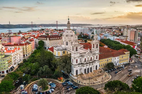 Basilique royale estrela Lapa, couvent de la plupart, cathédrale basilique vieille église européenne Portugal Lisbonne, drone photo, vue aérienne — Photo