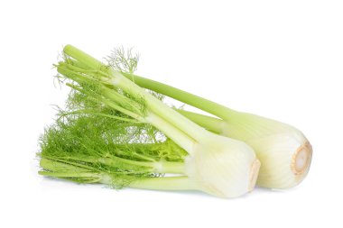 Beyaz arka plan üzerinde izole taze rezene sebze