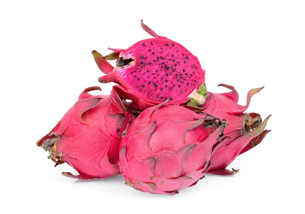 Beyaz arkaplanda kırmızı ejderha meyvesi izole