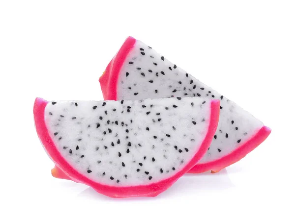 Iki Beyaz Arka Plan Üzerinde Izole Dragonfruit Dilimli — Stok fotoğraf