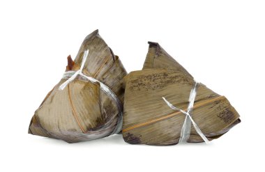 zongzi, beyaz kağıt üzerinde izole pirinç hamur tatlısı
