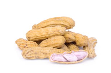 Beyaz arka plan üzerinde izole haşlanmış fıstık