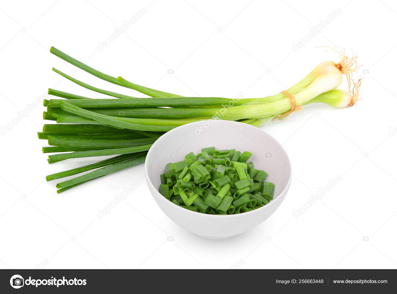 https://st4.depositphotos.com/10232124/25666/i/1600/depositphotos_256663448-stock-photo-chopped-green-onion-in-the.jpg