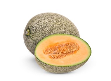 kavunun yarısı beyaz arka planda izole edilmiş.