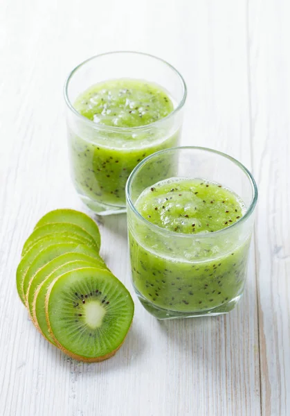 Kiwi Smoothie Copo Superfície Madeira — Fotografia de Stock