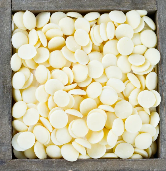 Білі Шоколадні Чіпси Ізольовані Білому — стокове фото