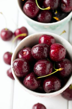 Bir fincanda tatlı kiraz