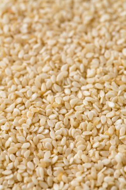 Susam ahşap yüzey üzerinde