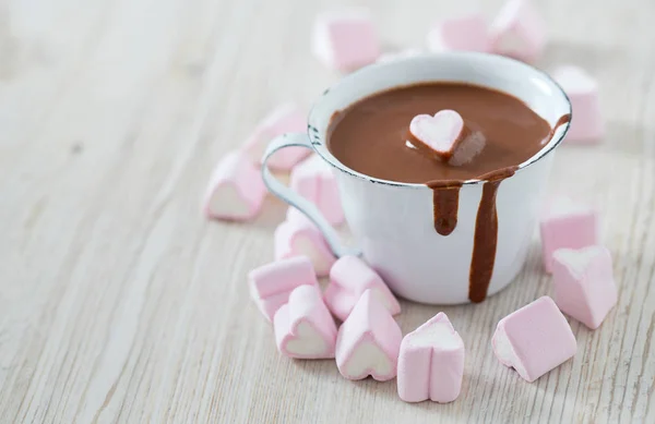 Chocolate Quente Marshmallow Forma Coração Mesa Madeira — Fotografia de Stock