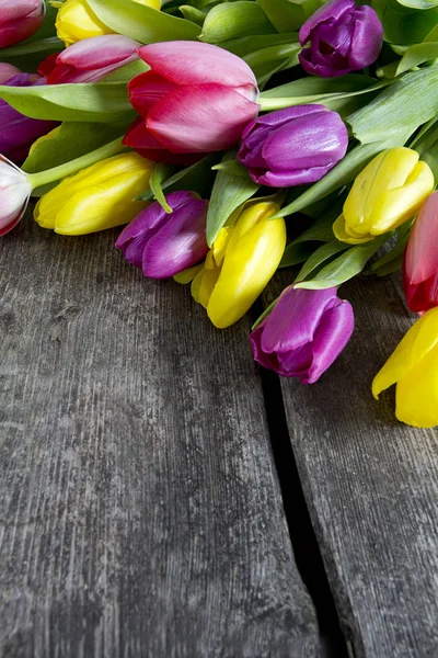 Tulipanes Coloridos Superficie Madera — Foto de Stock