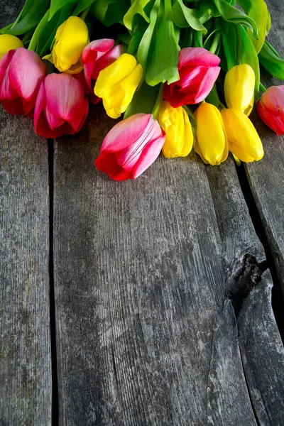 Barevné Tulipány Dřevěný Povrch — Stock fotografie