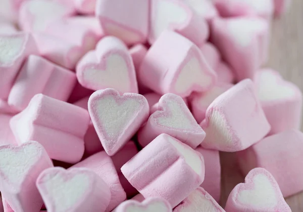 Ahşap Yüzey Üzerinde Kalp Şeklinde Marshmallow — Stok fotoğraf