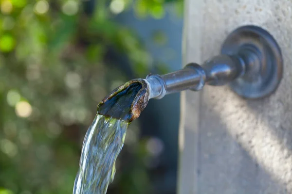Closeup Water Running Outdoor Wall Faucet — Stock Photo, Image