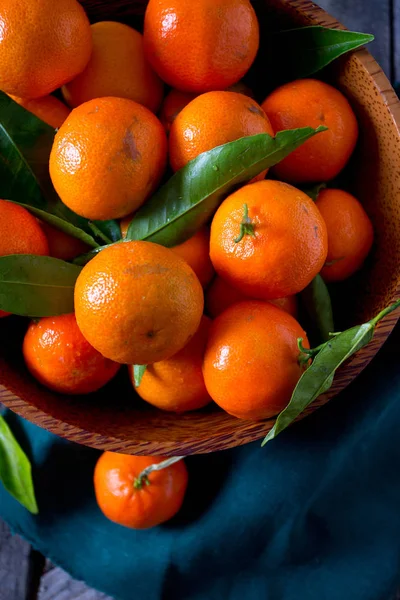 Mandarines Wooden Bowl — Stock Photo, Image