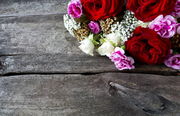 Schöner Rosen Und Nelkenstrauß — Stockfoto