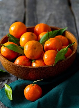 mandalina bir ahşap kase