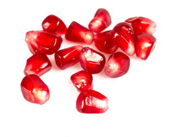 Beyaz üzerine izole nar tohumları