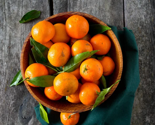 Mandarinas Cuenco Madera —  Fotos de Stock