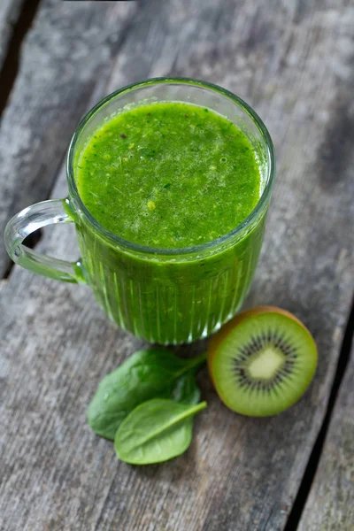 Smoothie Verde Fresco Superfície Madeira — Fotografia de Stock