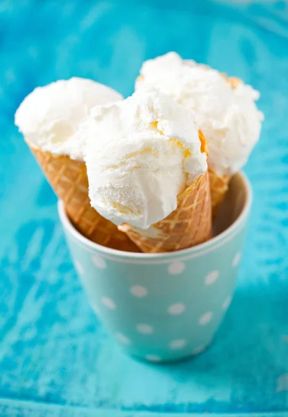 Vanilla Ice Cream Wooden Surface — Stock Photo, Image