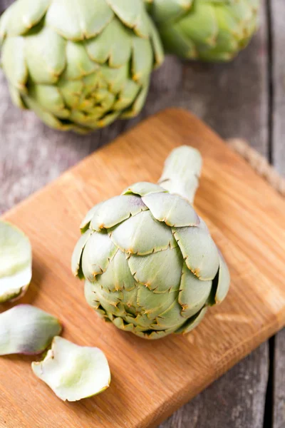 Artichokes Wooden Surface — Stock Photo, Image