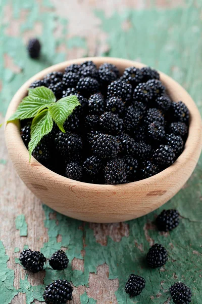 Fresh Ripe Blackberries Wooden Plate — Stock Photo, Image