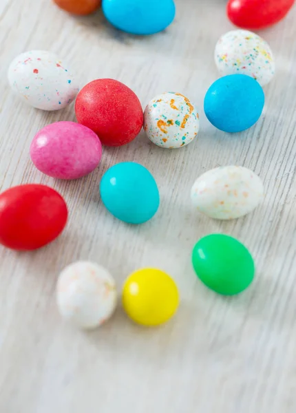 Easter Candy Eggs White Wooden Surfae — Stock Photo, Image