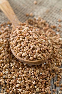 Tahta kaşıkta karabuğday