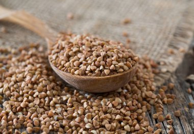 Tahta kaşıkta karabuğday