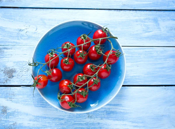 Cherry Tomaten Blauwe Plaat — Stockfoto