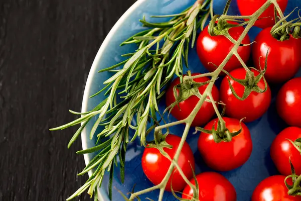 Verse Tomaten Rozemarijn — Stockfoto