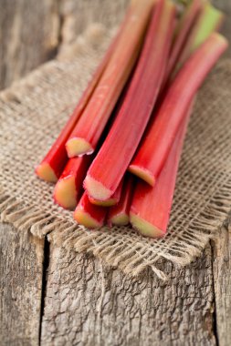 ravent ahşap yüzeyde