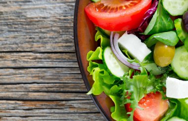 İştah açıcı taze sebze Yunan salatası