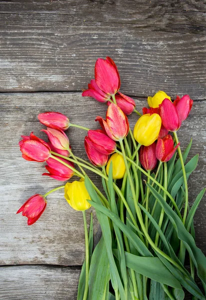 Tulipes Colorées Sur Surface Bois — Photo