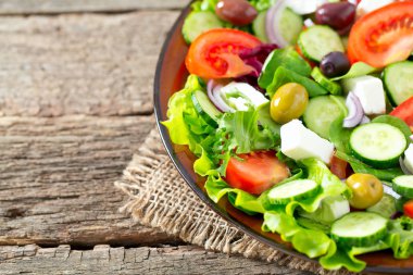 İştah açıcı taze Yunan salatası