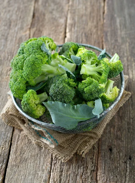 Färsk Broccoli Träytan — Stockfoto