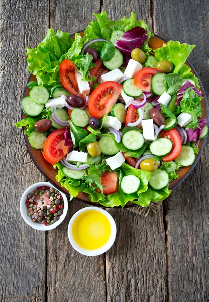 Appetizing Fresh Greek Salad — Stock Photo, Image