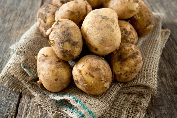 Aardappelen Houten Oppervlak — Stockfoto