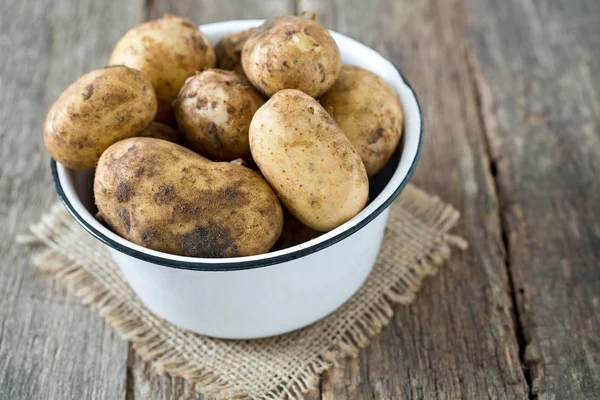 Patatas Superficie Madera —  Fotos de Stock