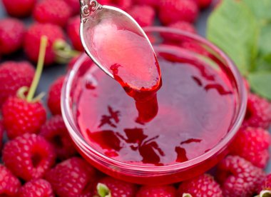 taze olgun Kırmızı Ahududu