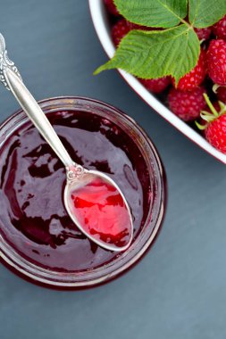 taze olgun Kırmızı Ahududu