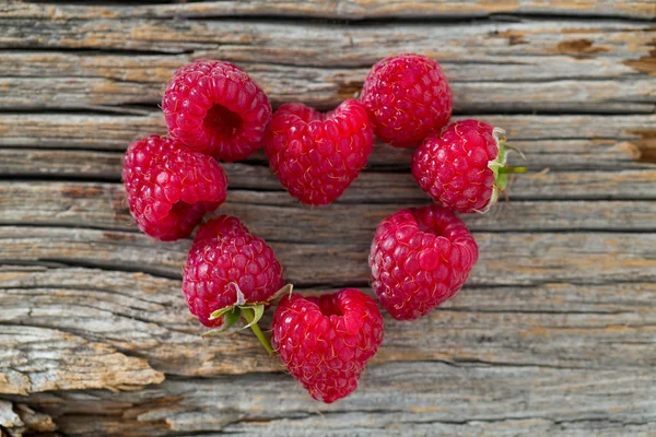 Frische Reife Rote Himbeeren — Stockfoto