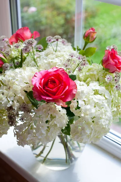 Beautiful Bouquet Flowers Window Sill — Stock Photo, Image