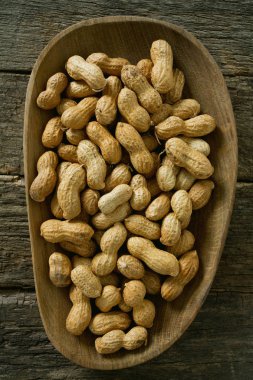 fıstık ahşap yüzey üzerinde