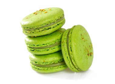 Beyaz izole fıstık acıbadem kurabiyesi